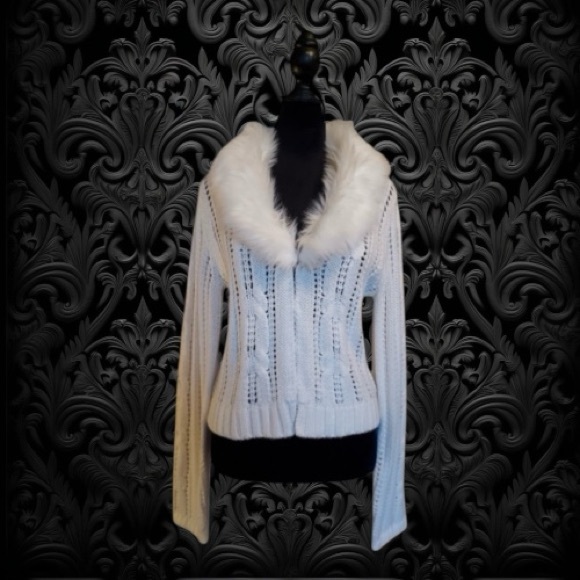 trixie + LULU Sweaters - Vintage Trixie + LULU Ivory White Faux Fur Convertible Cardigan Sweater Size L
